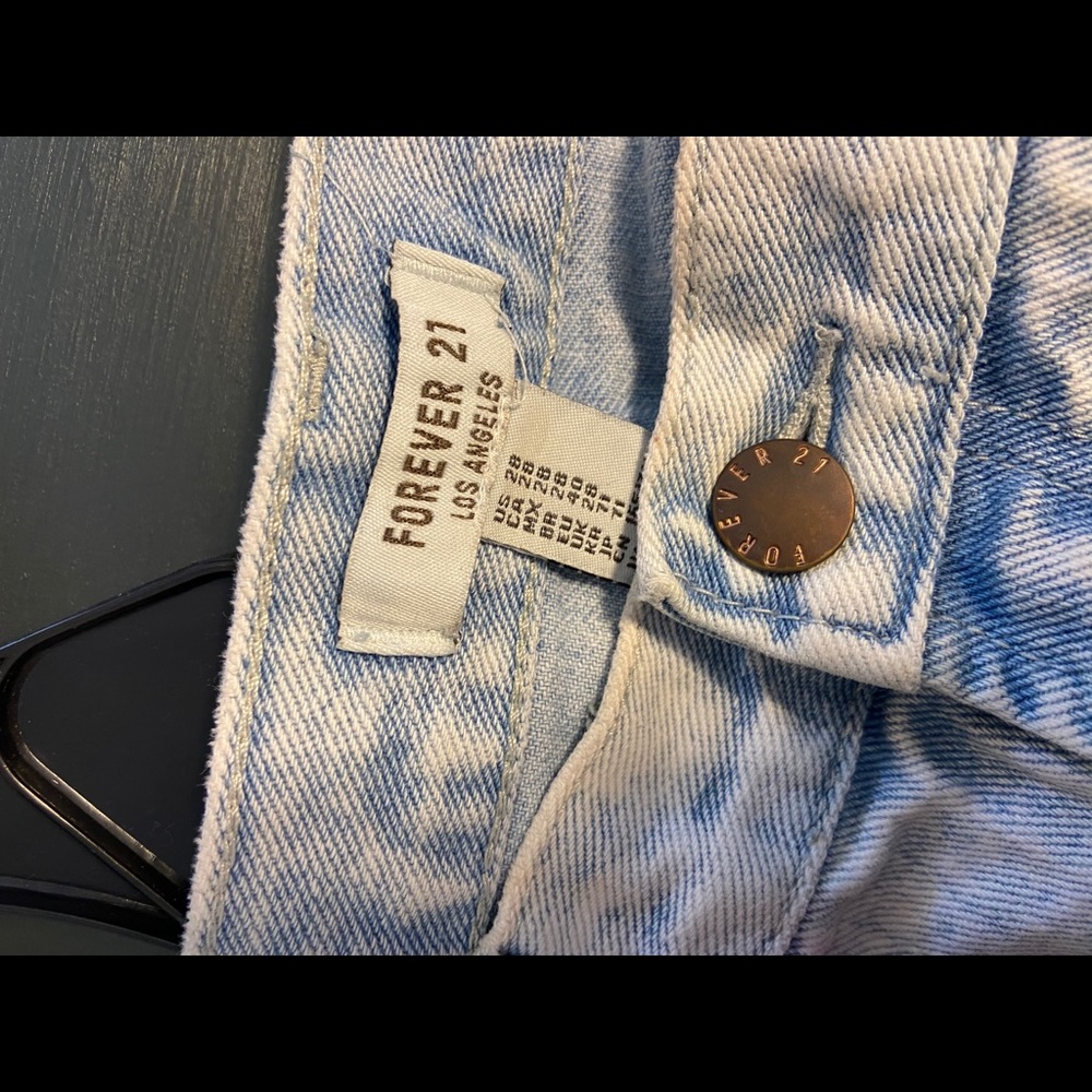 Denim shorts - Picture 3 of 3
